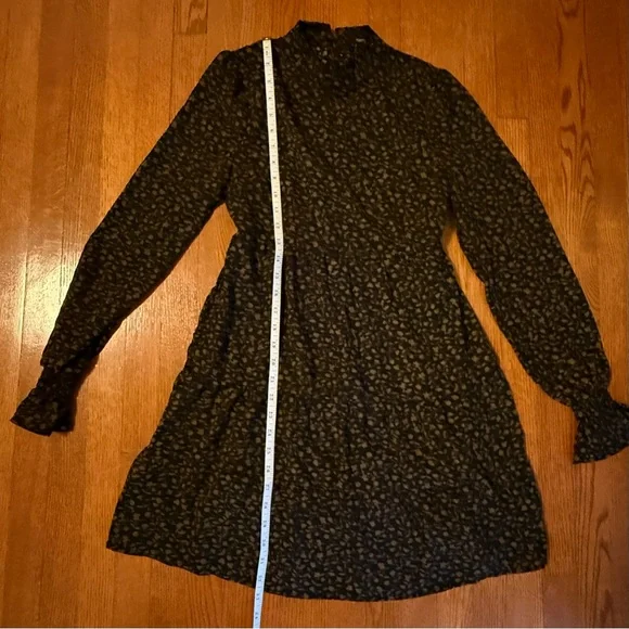 Forever 21 Charming Black and Gold Mini Dress - Picture 7 of 10